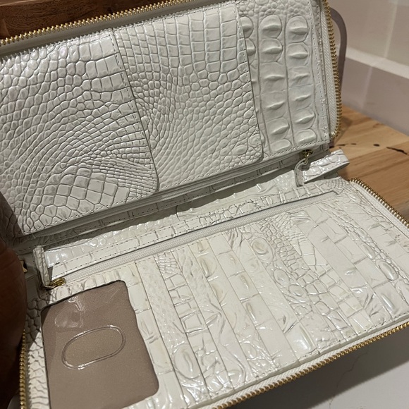 Brahmin Melbourne SKYLER Large Wristlet Clutch Travel Wallet PRISM OMBRE - Picture 6 of 12